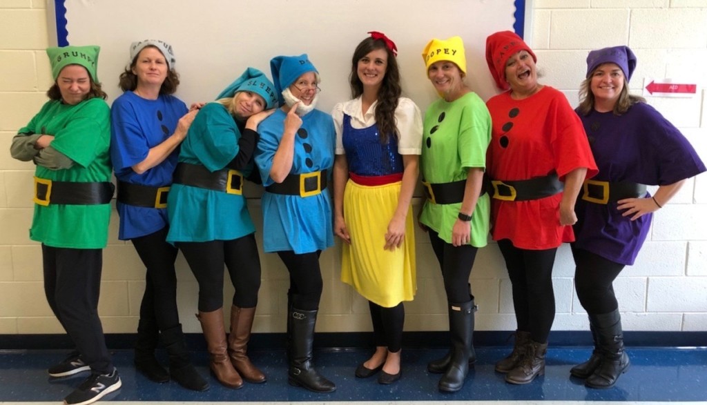 snow white and the seven dwarfs fancy dress adults